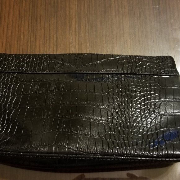 Clutch - Picture 3 of 3